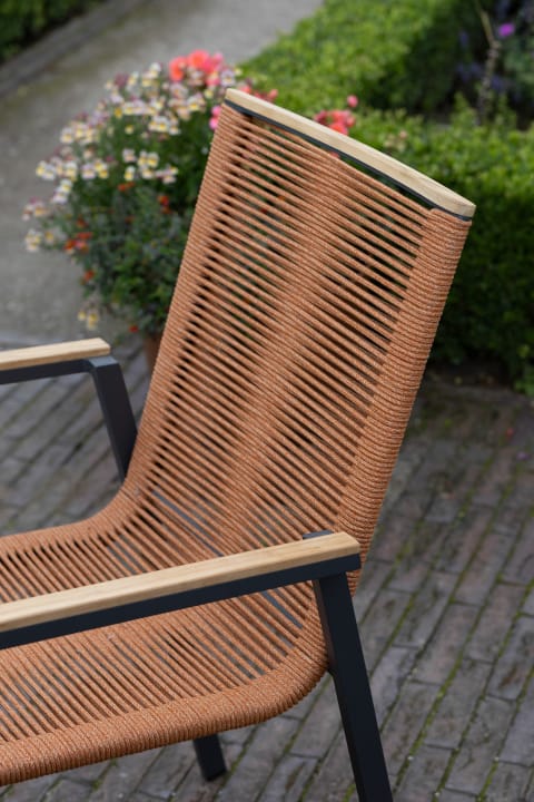 Dining Stapelsessel Alicante Rope Terracotta mit Teakarmlehne