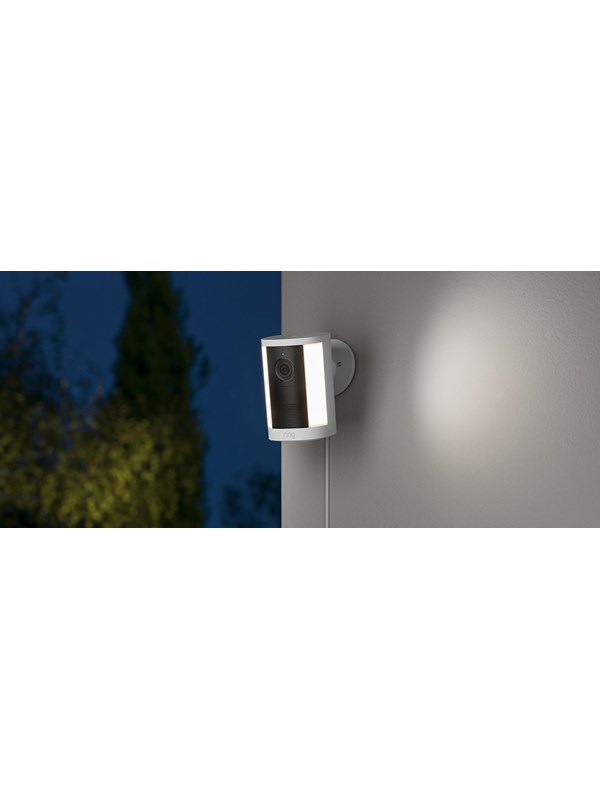 Ring Spotlight Cam Plug-in - Retinal 2K - Black