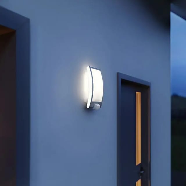 STEINEL Sensor-Außenleuchte »L 22 S«, 60 W, inkl. Bewegungsmelder - silberfarben