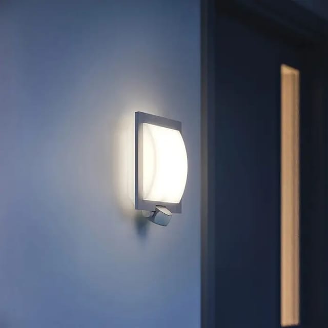 STEINEL Sensor-Außenleuchte »L 20 S«, 60 W, inkl. Bewegungsmelder - grau
