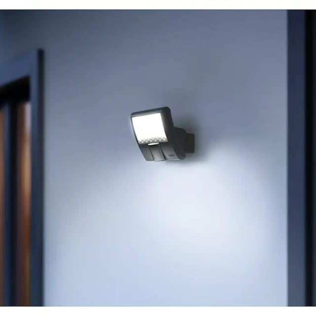 STEINEL Strahler »XLED Home curved«, 10 W, inkl. Bewegungsmelder - grau