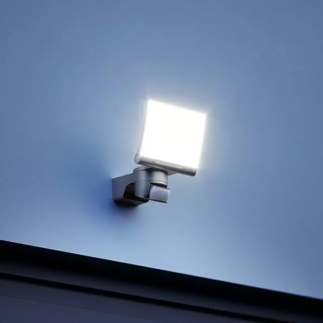 STEINEL LED-Strahler »XLED Home 2 XL«, 20 W, inkl. Bewegungsmelder - grau