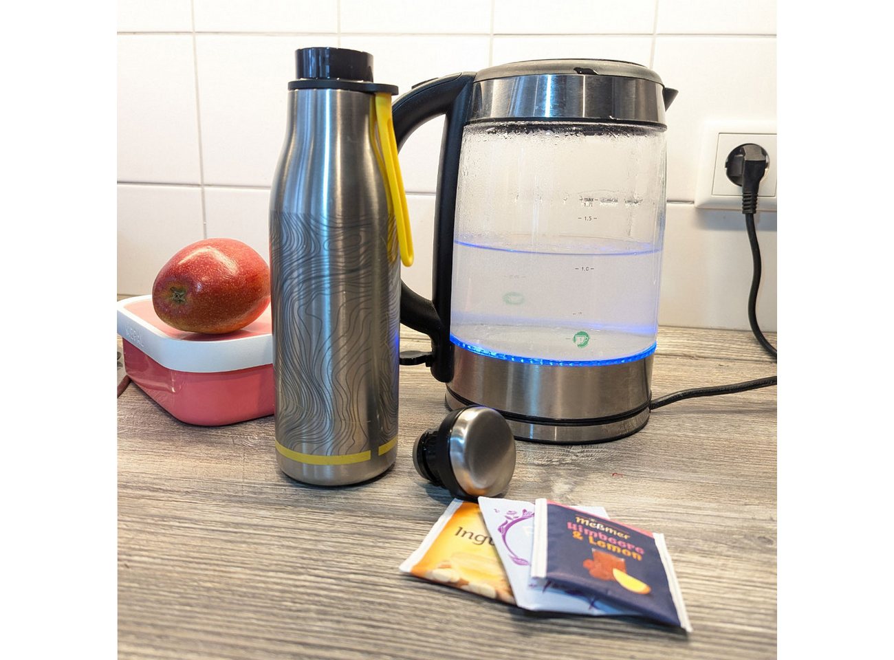 NATIONAL GEOGRAPHIC Thermoflasche National Geographic Thermosflasche 500ml, Edelstahl, Auslaufsicher, Edelstahl-Isolierflasche hält Getränke bis zu 6 Std. warm oder kühl