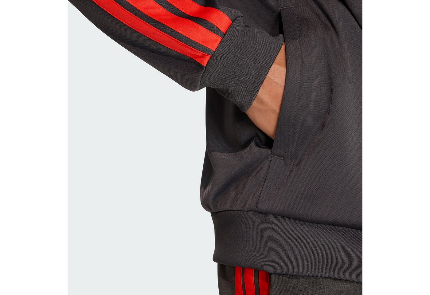 adidas Performance Trainingsjacke AUDI REVOLUT F1 TEAM DNA TRAININGSJACKE (1-St) Bild 2