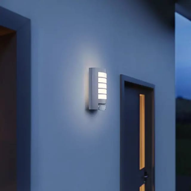STEINEL Sensor-Außenleuchte »L 12 S«, 60 W, inkl. Bewegungsmelder - silberfarben