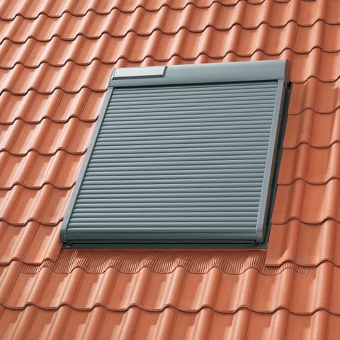 VELUX Solar-Rollladen »SSL SK06 0000S«, dunkelgrau, für VELUX Dachfenster, inkl. Funk-Wandschalter