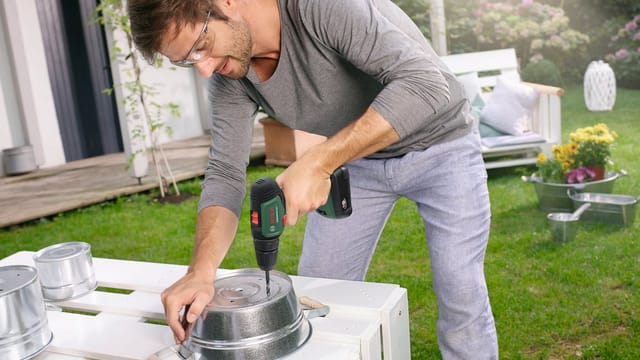BOSCH HOME & GARDEN Akku-Bohrschrauber »UniversalDrill 18«, 18 V, inkl. 2 Akkus
