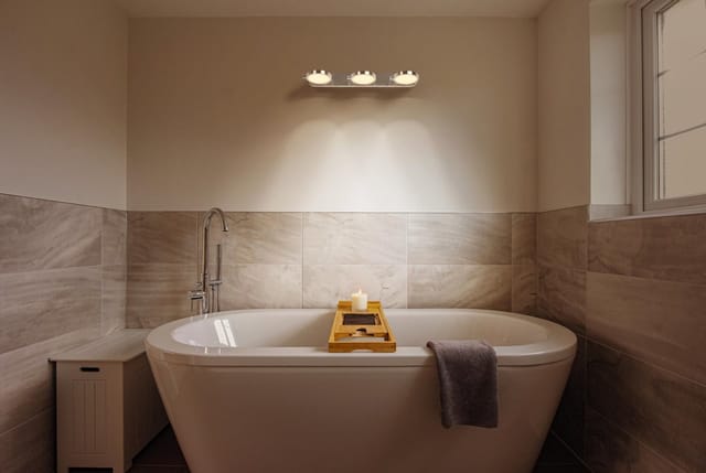 LEDVANCE SMART+ WiFi SUN@HOME 14-W-Vollspektrum-LED-Wandleuchte BATHROOM ROUND, 460 lm, 95 Ra, IP44
