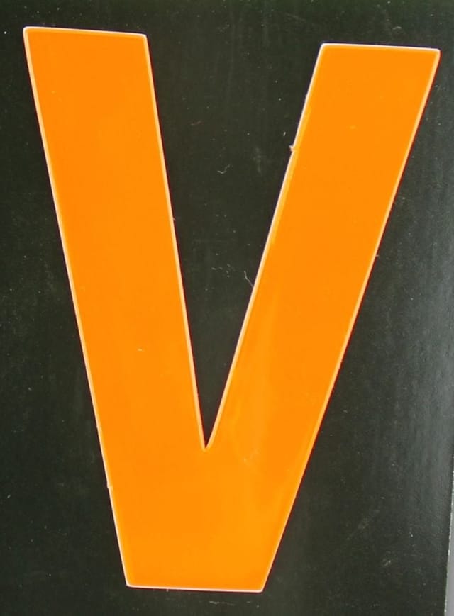 Conacord Klebebuchstabe V Reflektierend 8 cm Orange