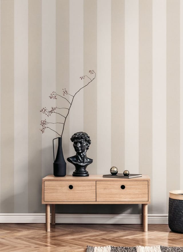 Bricoflor Elegante Tapete mit Blockstreifen Klassische Streifentapete in Beige Weiß für Esszimmer Elegante Vliestapete Creme Weiß Gestreift
