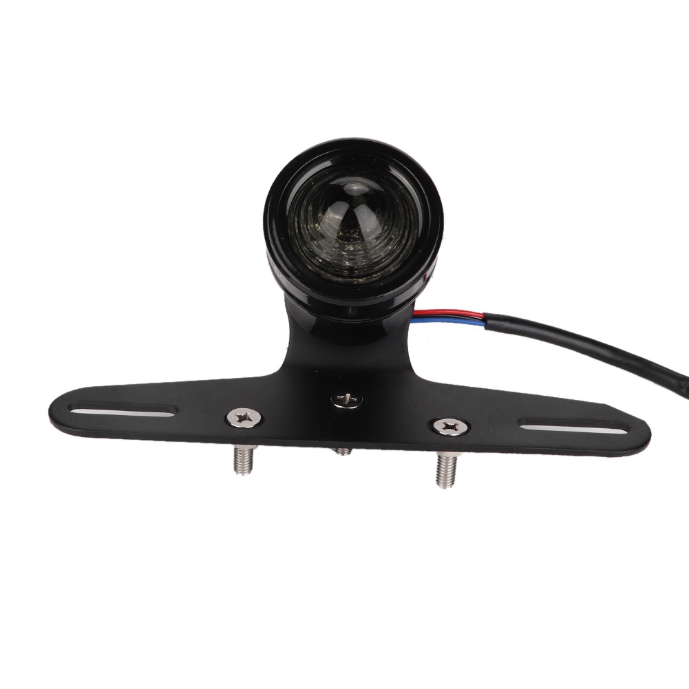 Universelles 12v Led-motorradrücklicht Mit Integriertem Bremslicht Und Kennzeichenbeleuchtung.