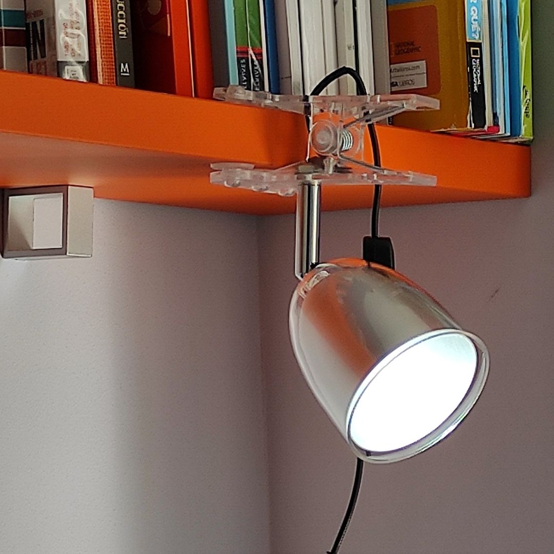 Mini-led-lampe Mit Silberner Befestigungsklemme