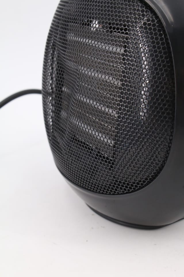 Heizlüfter Basetech NDQ1360 schwarz, Gitter etwas eingedrückt