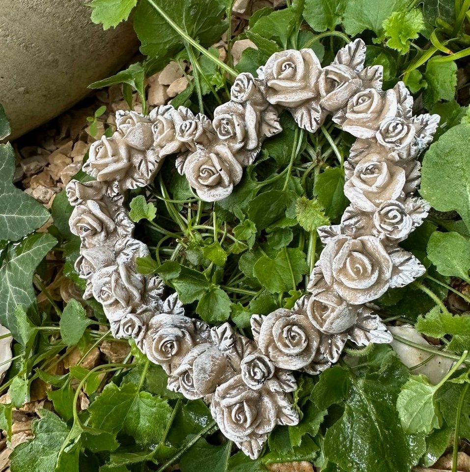 Radami Gartenfigur Grabschmuck Rosenblüten Rosenkranz Rosenherz Grabdekoration wetterfest Bild 3