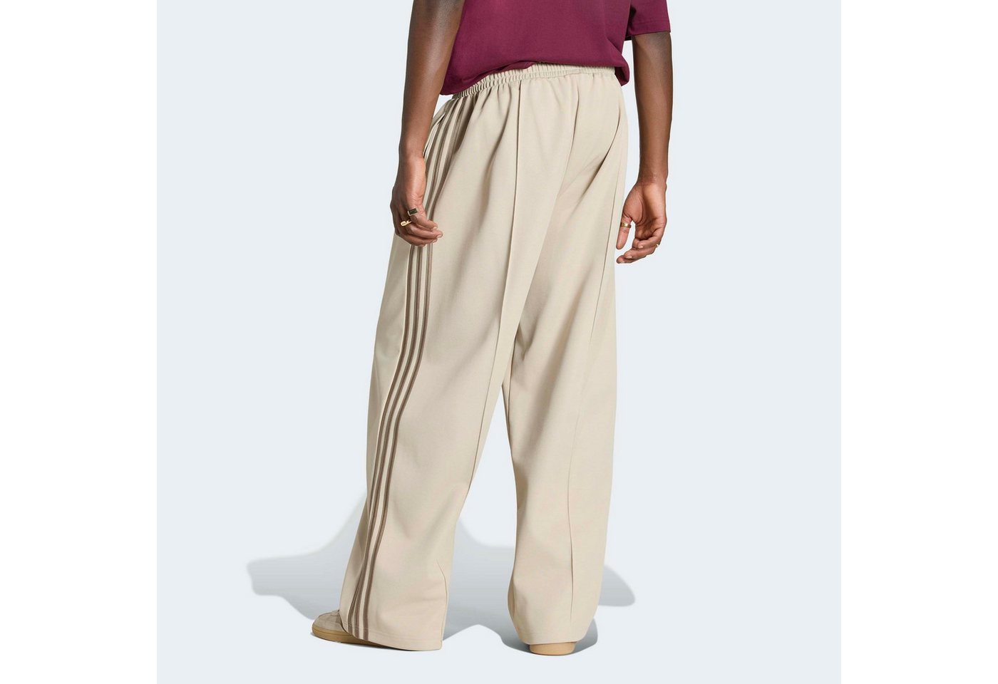 adidas Originals Sporthose OVERSIZE mit normal-weiter Passform, lange Hose, aus Baumwolle und Polyester