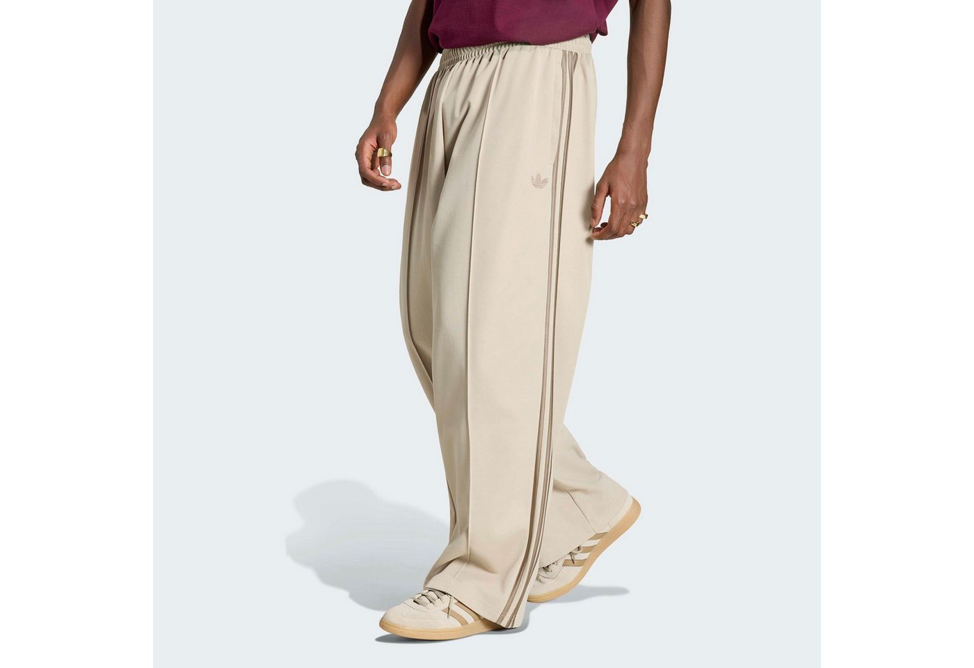 adidas Originals Sporthose OVERSIZE mit normal-weiter Passform, lange Hose, aus Baumwolle und Polyester Bild 3