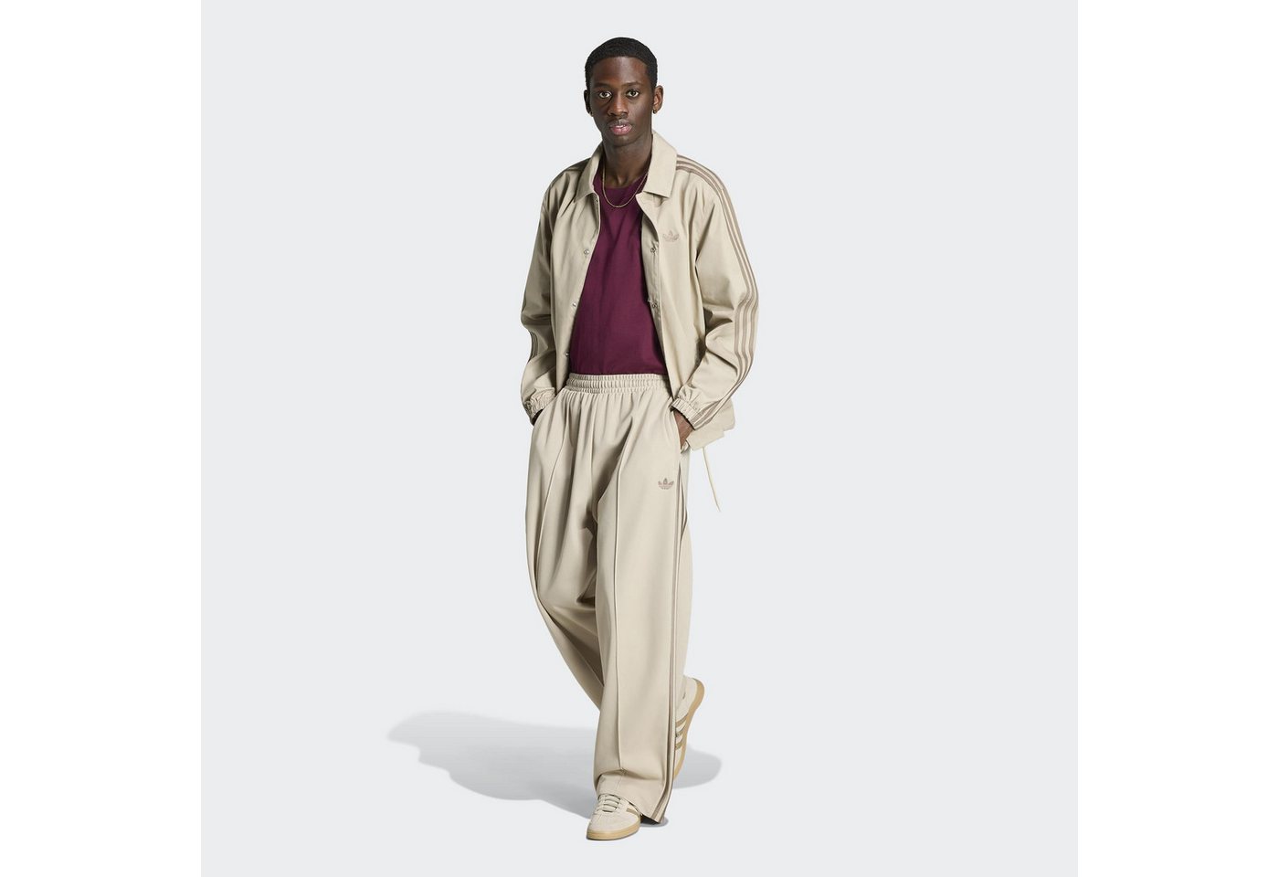 adidas Originals Sporthose OVERSIZE mit normal-weiter Passform, lange Hose, aus Baumwolle und Polyester Bild 4