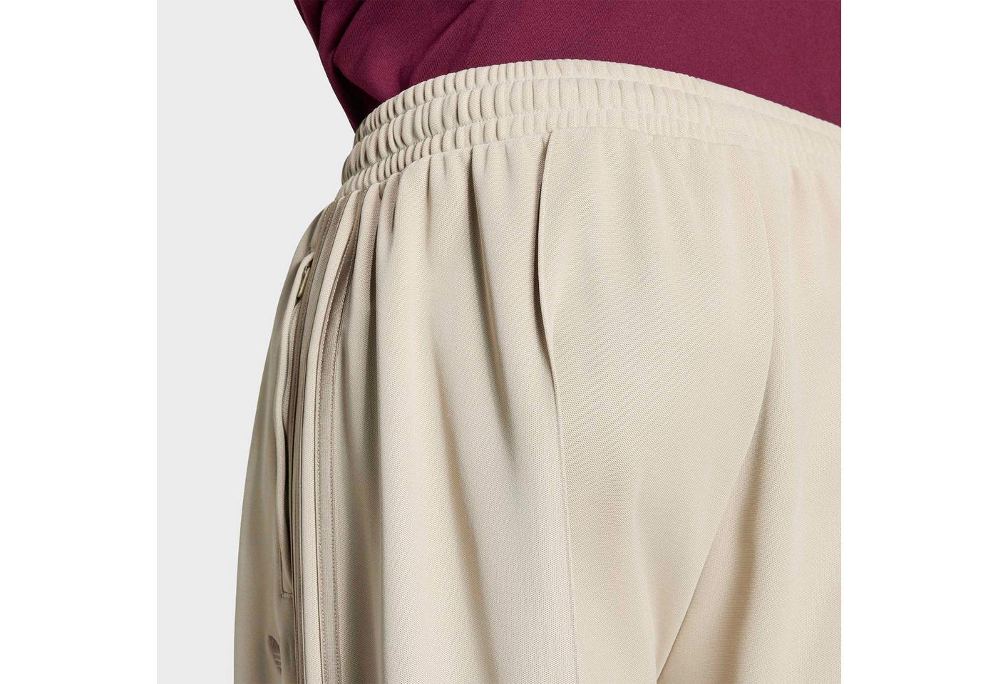 adidas Originals Sporthose OVERSIZE mit normal-weiter Passform, lange Hose, aus Baumwolle und Polyester Bild 5