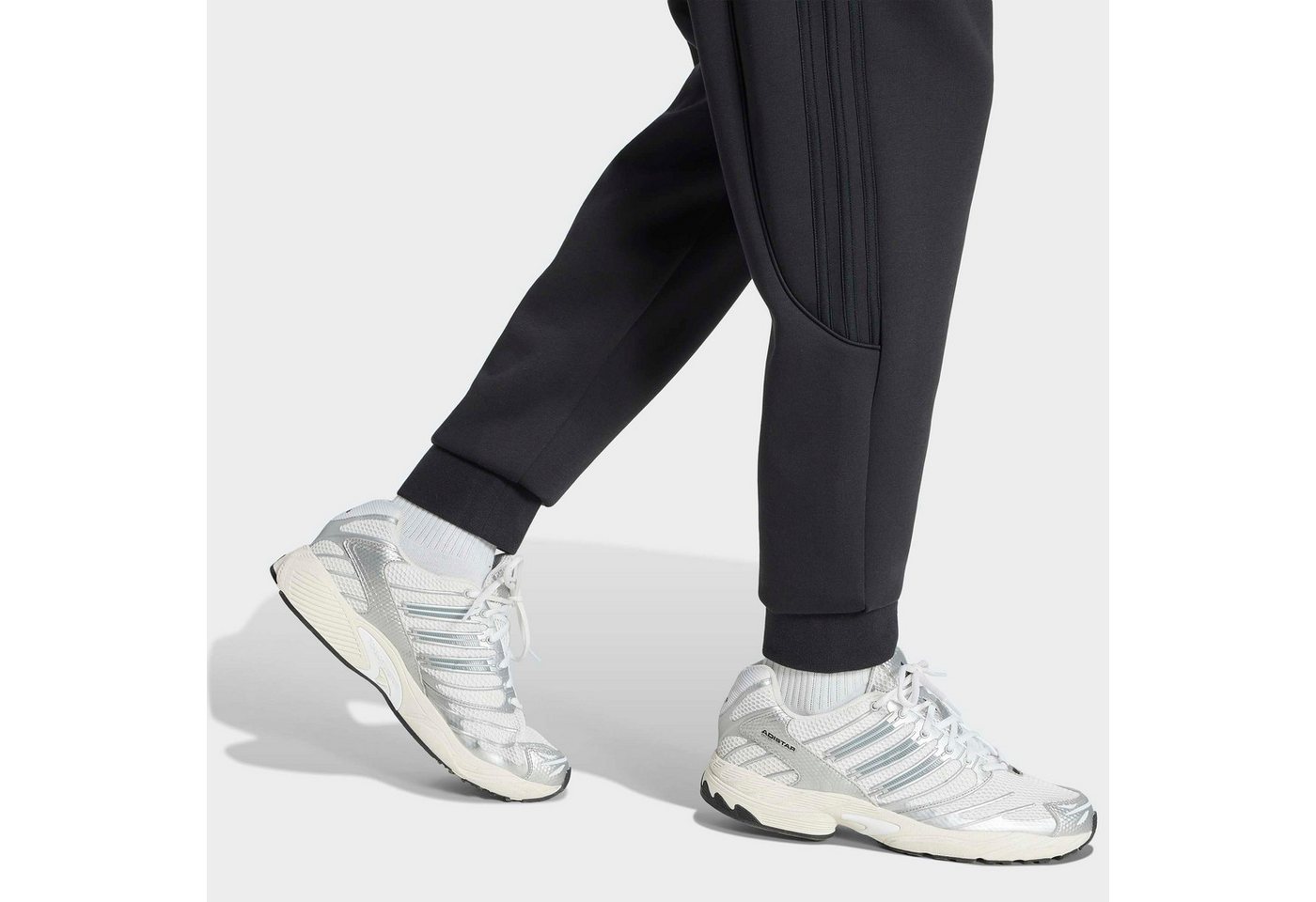 adidas Originals Sporthose TEAMGEIST 26, SPACER-MATERIAL, BÜNDCHEN für Erwachsene, ohne Verschluss, aus Polyester, normal-weite Passform Bild 4