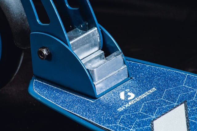 Six Degrees Aluminium Scooter mit Klappmechanismus & Ständer 205 mm Höhenverstellbar GS-Geprüft Blau Testsieger