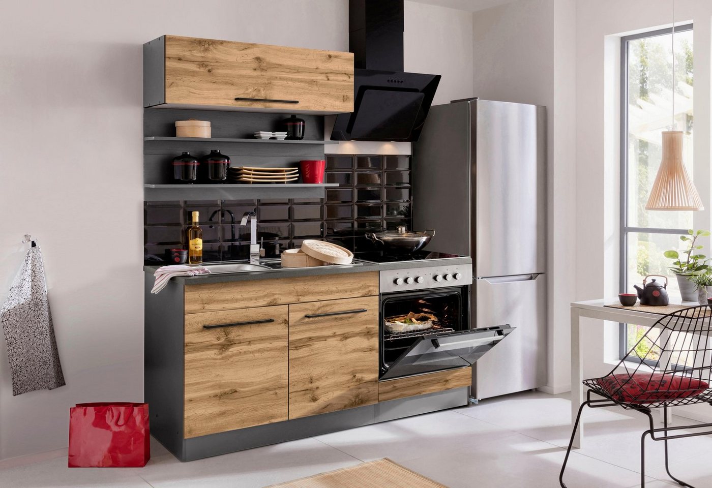 KOCHSTATION Pantryküche KS-Tulsa, mit E-Geräten, Breite 160 cm, schwarze Metallgriffe Bild 2