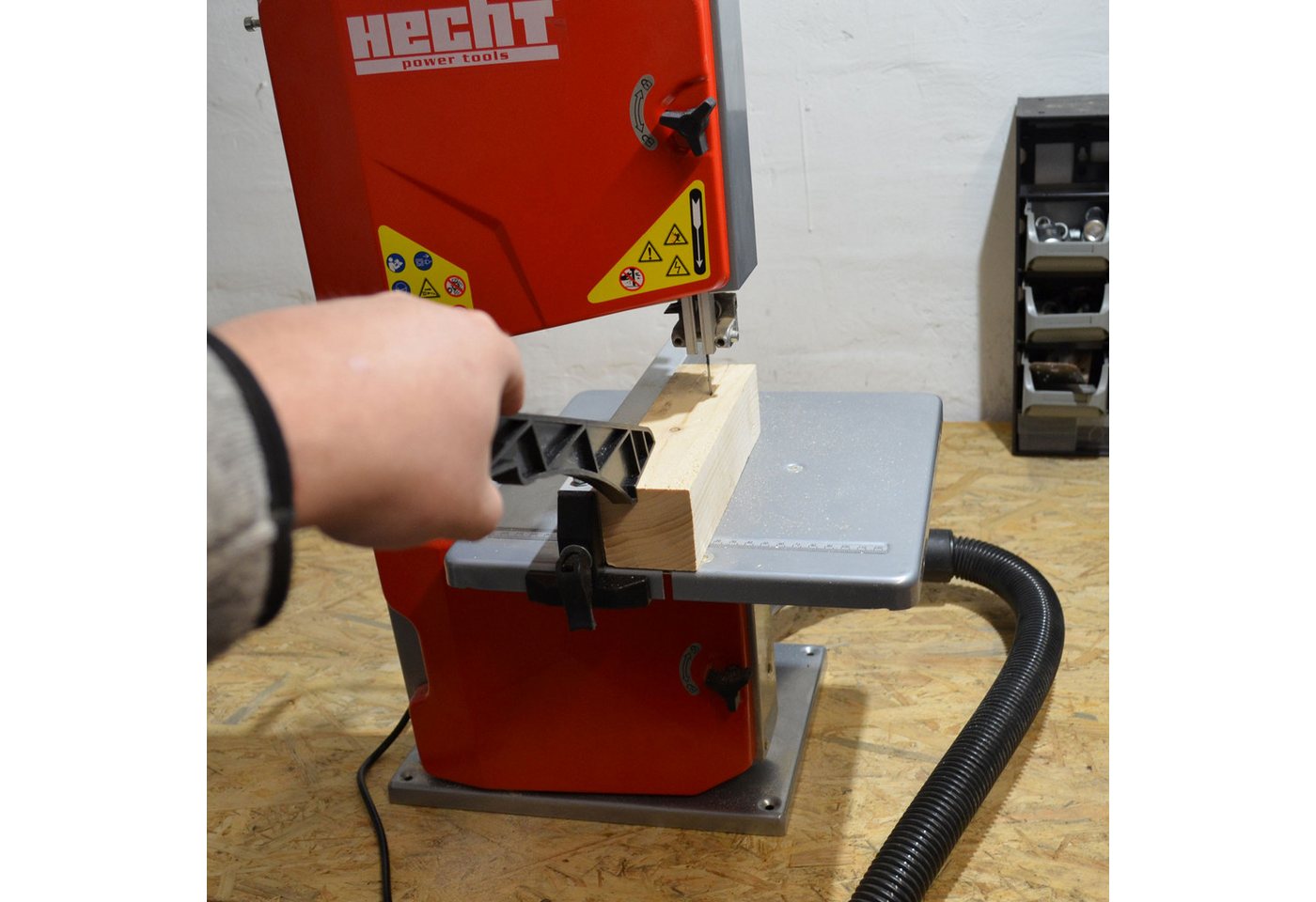 Hecht Holzbandsäge 1400mm Sägeband 250W 950m/min, Parallelanschlag, werkzeugloser Sägeblattwechsel