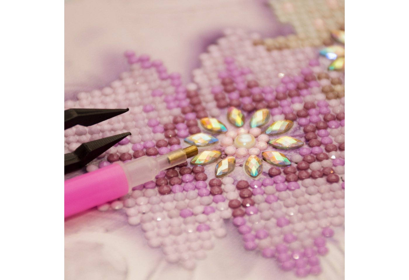 LM-Kreativ Bastelkleber Diamond Painting Versiegelung transparent & glänzend zum Schutz, transparent, glänzend, wasserbasiert, schützt & fixiert Steinchen Bild 2
