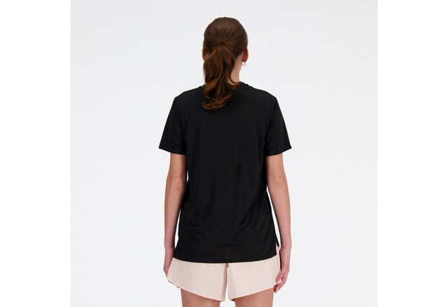New Balance Laufshirt Sports Essentials T-Shirt Womens TOP-36327 Regular Fit, mit eingefasster Kante am Rundhalsausschnitt, Kurzarm
