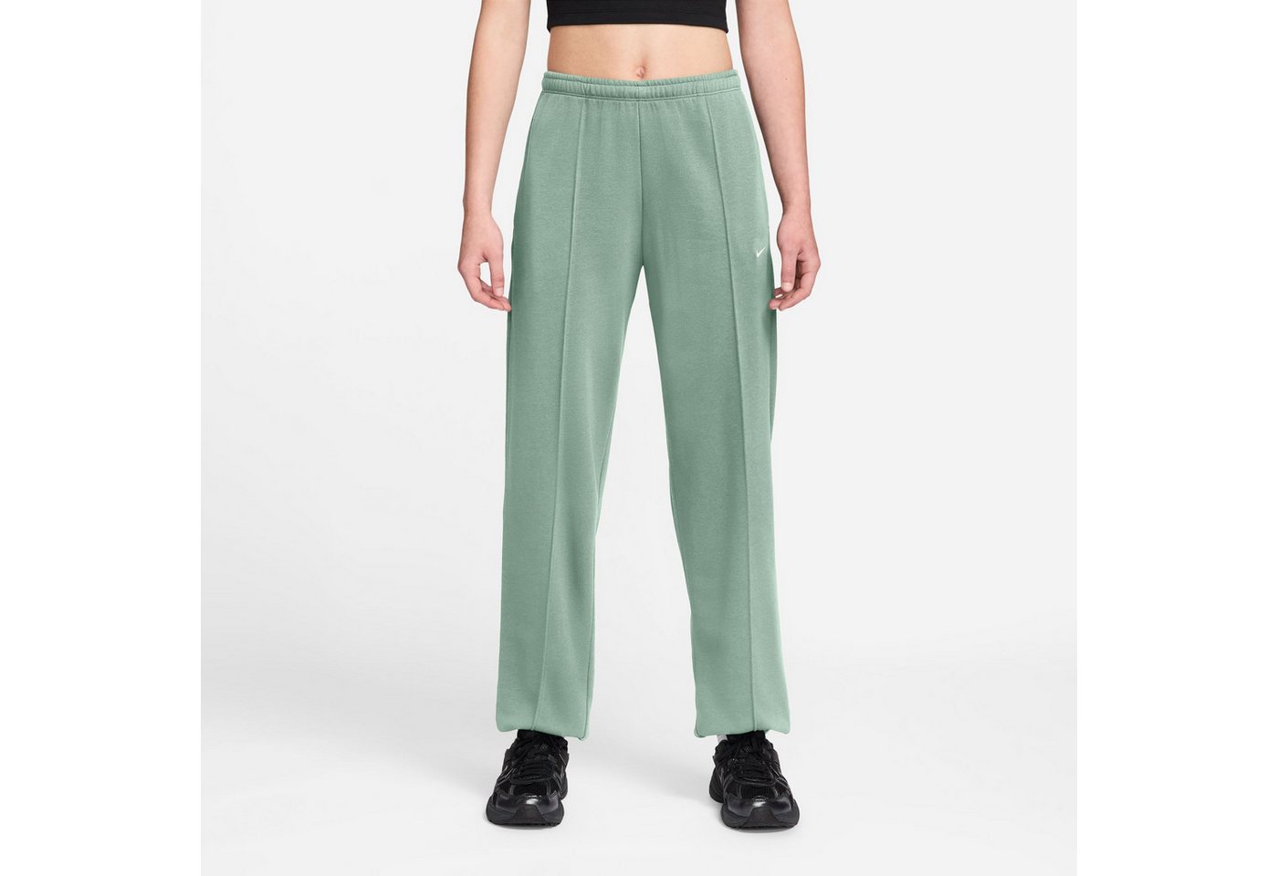Nike Sportswear Sporthose W NSW CHLL FT JGGR PANT mit Baumwolle und Polyester, auch in großen Größen