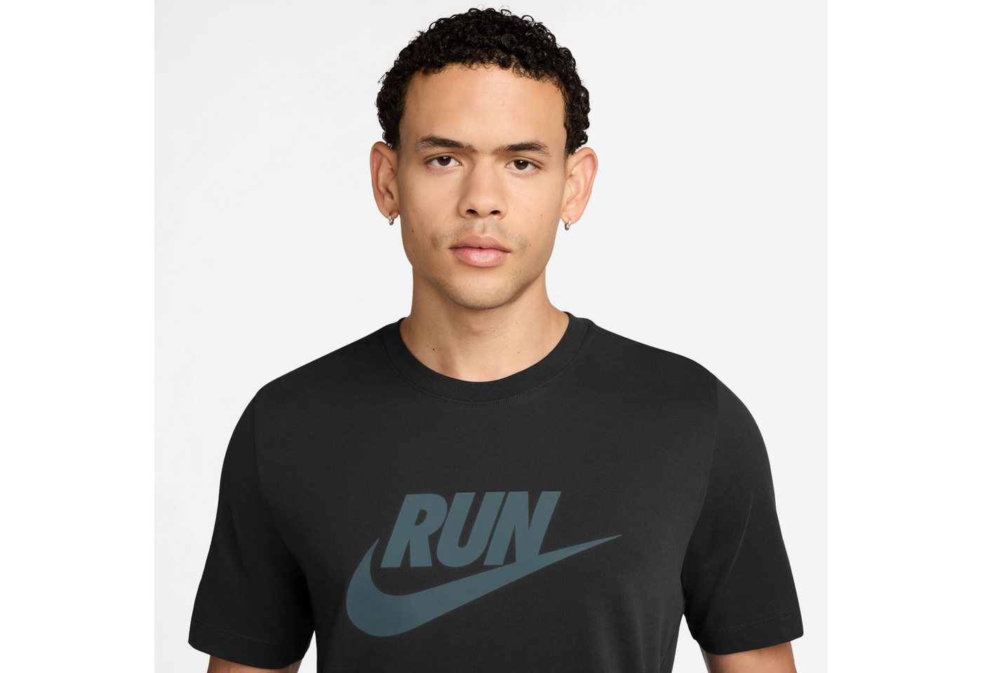 Nike Laufshirt M NK DF TEE RUN SWOOSH für Erwachsene, sportlicher Stil, aus Baumwolle und Polyester