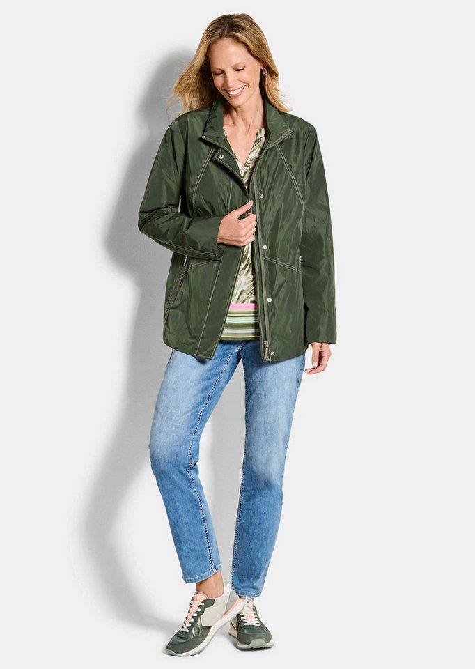 GOLDNER Outdoorjacke Outdoor-Jacke mit Kontrastnähten Regenjacke mit Stehkragen, Reißverschluss, Knopfleiste und Langarm Bild 3