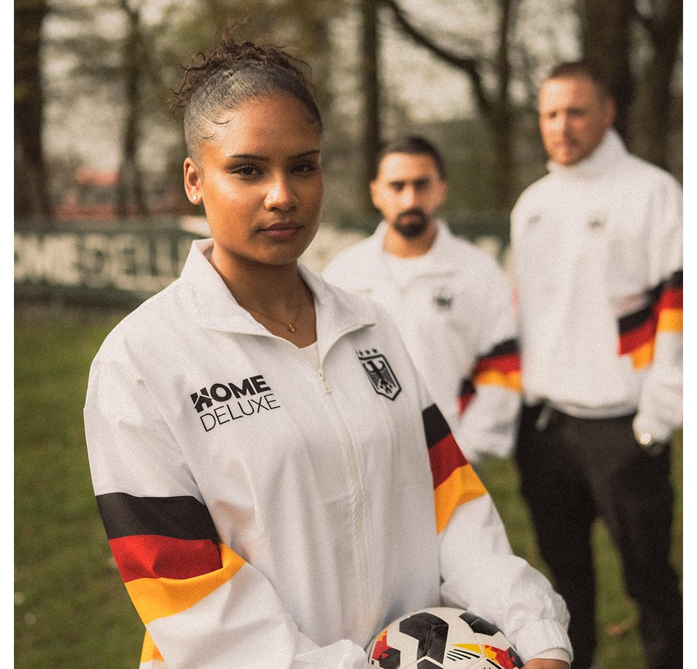 HOME WEAR Trainingsjacke Home Deluxe TEAM DEUTSCHLAND Nahtlose Retro-Jacke, Fußballjacke, Oversize, Sportjacke Bild 4