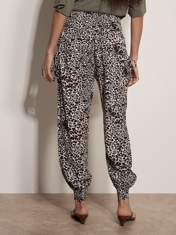 Apricot Jogger Pants Relaxhose mit Animalprint Bild 2