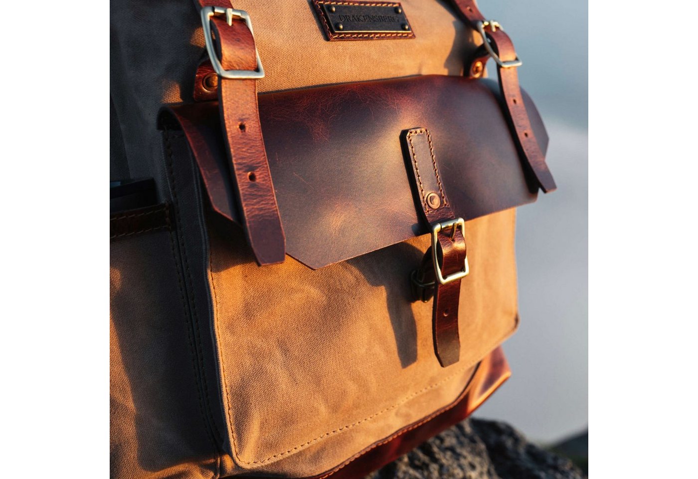 DRAKENSBERG Wanderrucksack Roll-Top »Adam« Khaki-Sand, wetterfester Vintage Rucksack aus gewachstem Canvas und Leder, robust