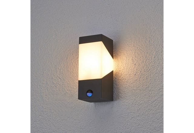 Lucande Wandleuchte Außen Kiran 9619012 mit Bewegungsmelder Spritzwassergeschützt Modern in Schwarz aus Aluminium 1-flammig E27