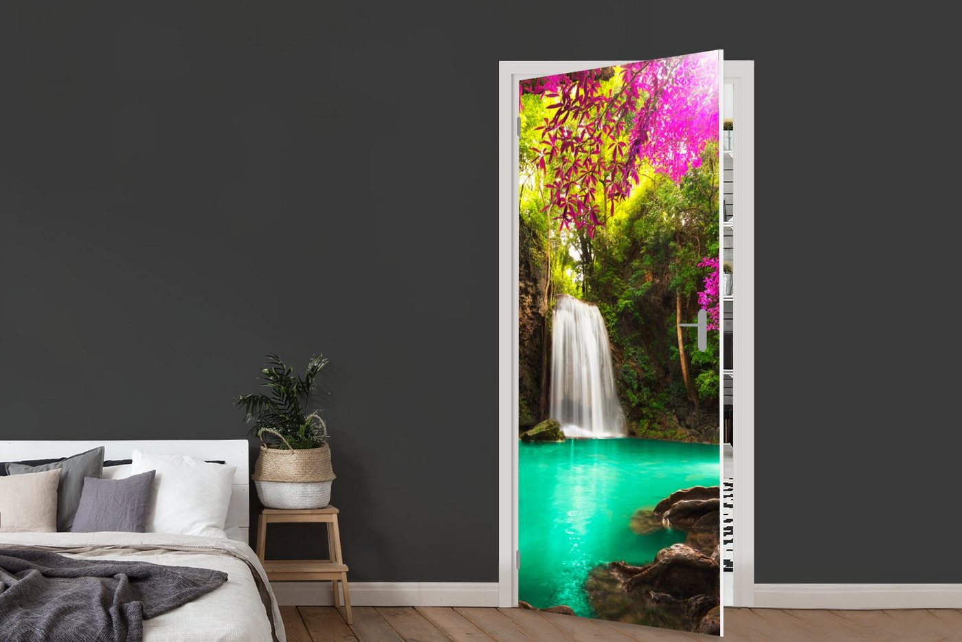 MuchoWow Türtapete Ein Wasserfall im Herbstwald am Erawan-Wasserfall, Matt, bedruckt, (1 St), Selbstklebende Tapete, Folie für Möbel, 75x205 cm
