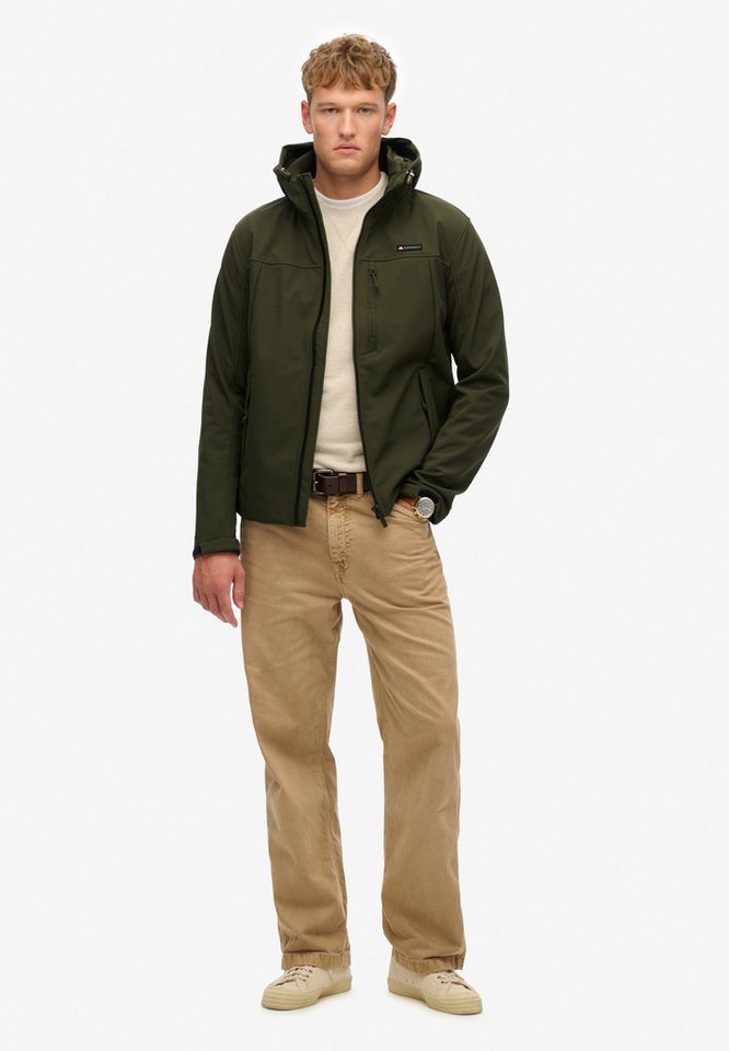 Superdry Outdoorjacke HOODED SOFT SHELL TREKKER JKT aus Polyester und Elasthan, elastischer Tragekomfort, pflegeleicht Bild 3