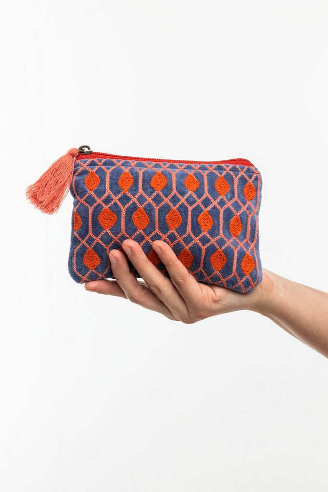 Tranquillo Aufbewahrungstasche Bio-Baumwolle RETRO 16x10 cm blau mit robustem Reißverschluss, Kleines Samttäschchen mit Retro-Stickerei, passt in jede Handtasche Bild 3