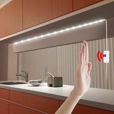 Ein Meter Langer Led-lichtstreifen Mit Bewegungssensor. 6500k Weißes Licht, Usb-aufladbar Und Selbstklebend.