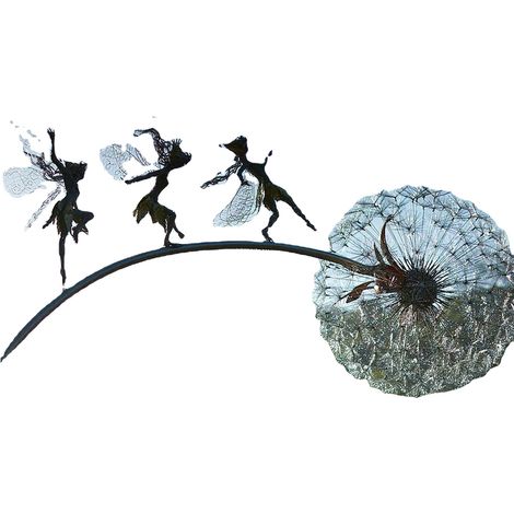 Fee Der Gartenskulpturen, Die Auf Einem Löwenzahn Wandelt