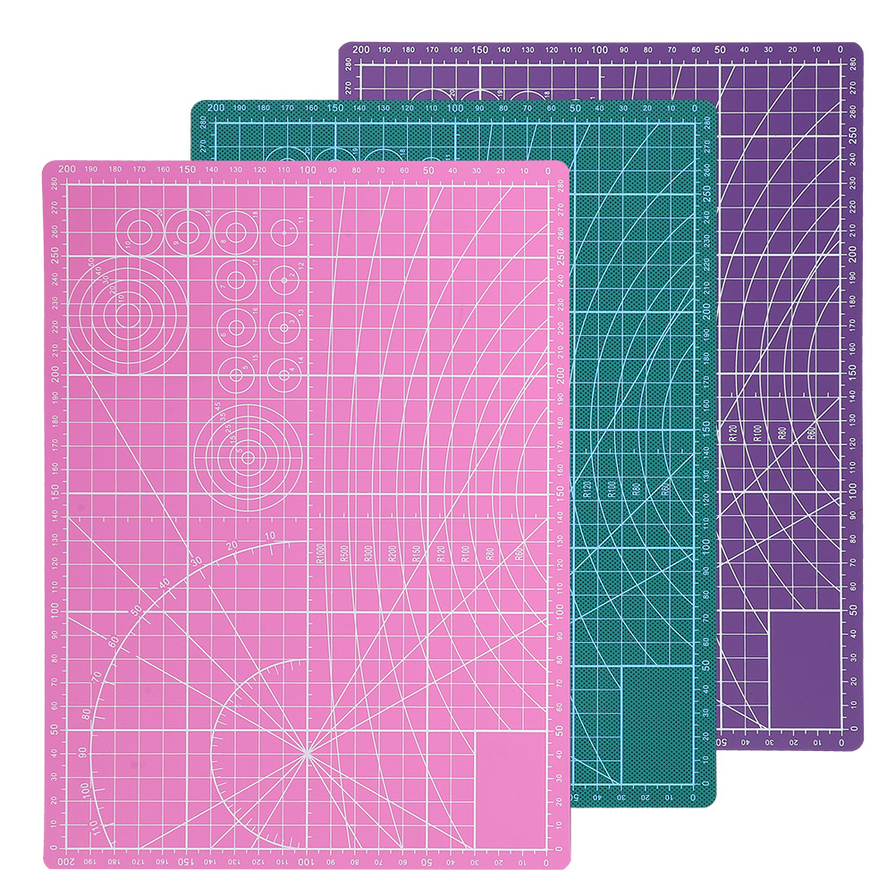 Set Mit 3 Doppelseitigen Pvc-schneidematten Im A4-format Mit Raster, Vielseitig Einsetzbar Für Schule, Büro, Malen Und Gravieren.