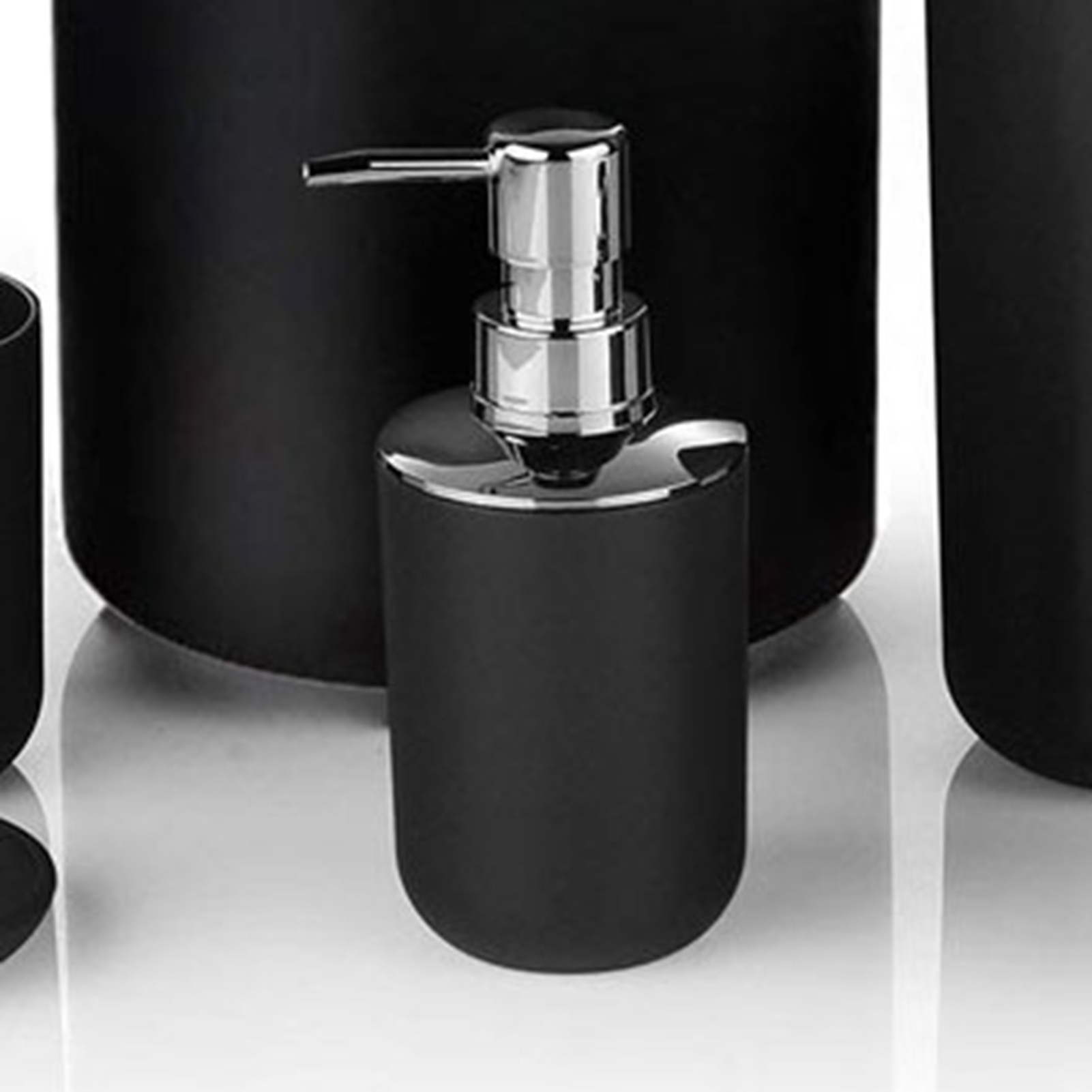 Schwarzes Set Bestehend Aus Zahnbürstenhalter, Wc-bürste, Seifenspender, Seifenschale, Badezimmeraccessoires, Hotel