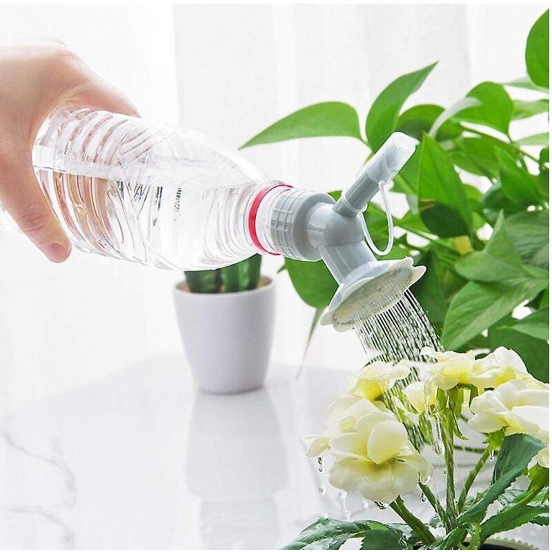 Sprühdüse Aus Plastikflaschendeckel Und Gießkannenaufsatz Zur Gartenbewässerung