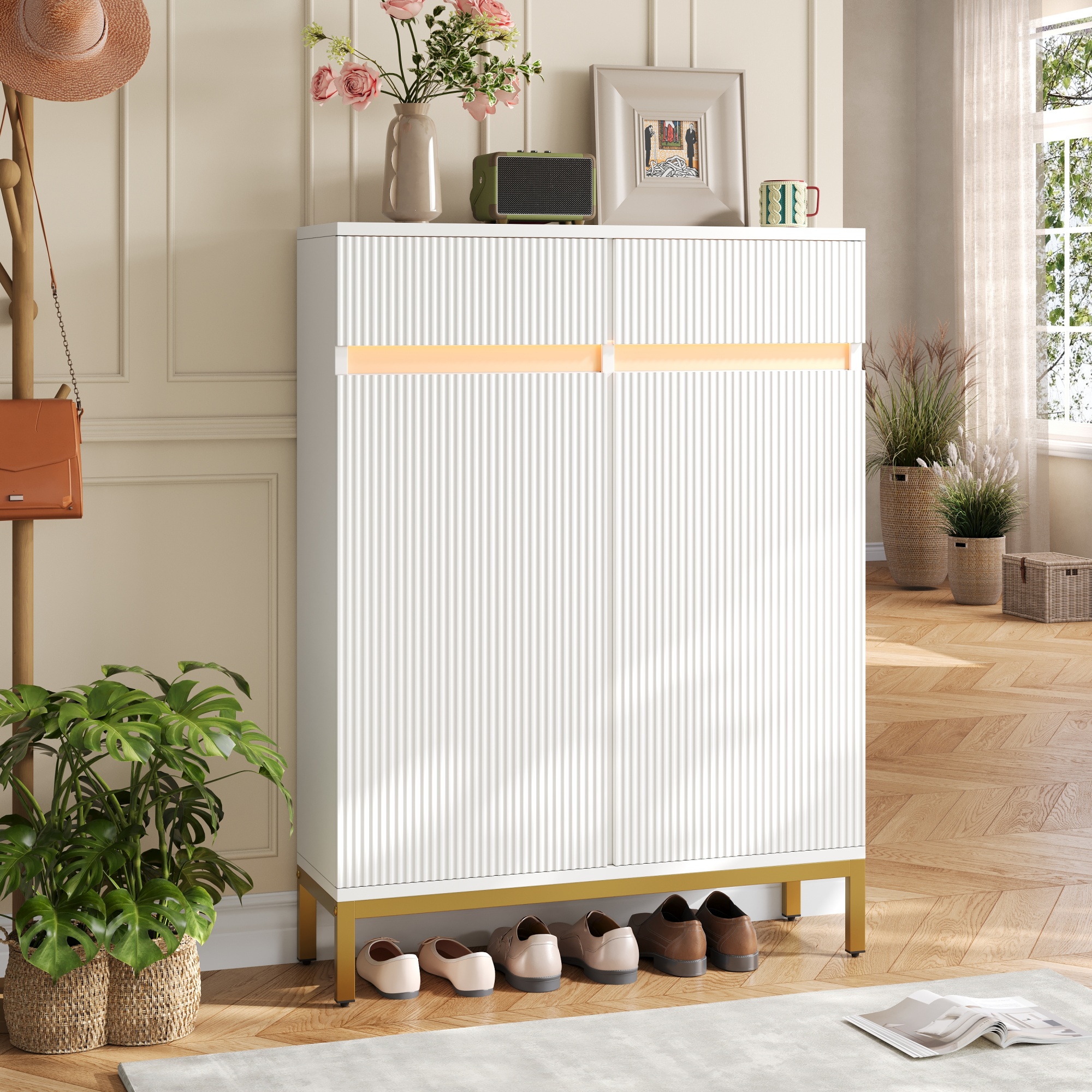 Schuhschrank - 80x35x103 Cm - Flur Aufbewahrung Mit 2 Geriffelten Schubladen 2 Türen Verstellbare Böden Led-beleuchtung Goldene Metallbeine Modern - Weiß
