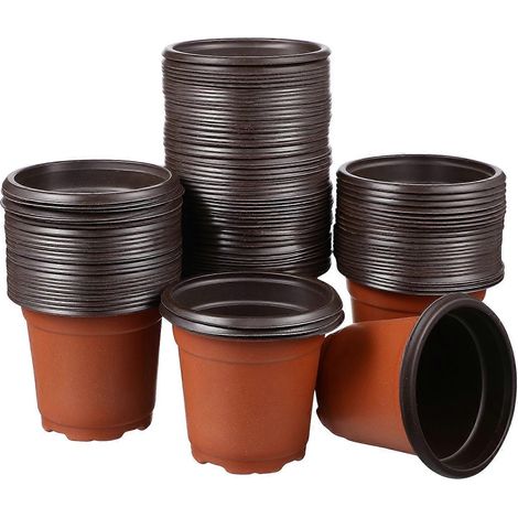 Set Mit 100 Kunststoff-blumentöpfen Für Zimmer- Und Gartenpflanzen. – 9,00 X 9,00 X 7,80 Cm
