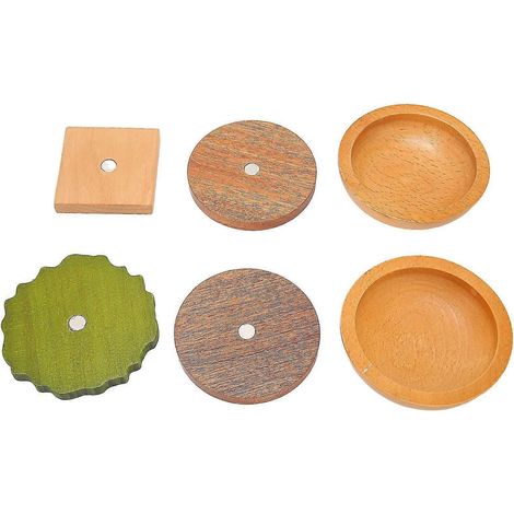 Set Aus Stilvollen, Isolierten Hamburger-untersetzern Aus Holz Mit Magneten Für Die Küche