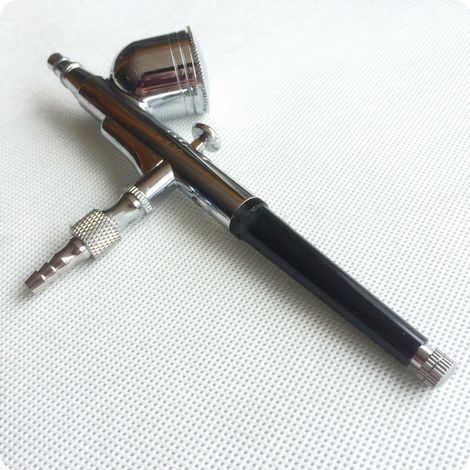 Robuste Metall-airbrush Mit Ergonomischem Griff Für Modellbau Und Bastelarbeiten, Kaliber 0,5 Mm.
