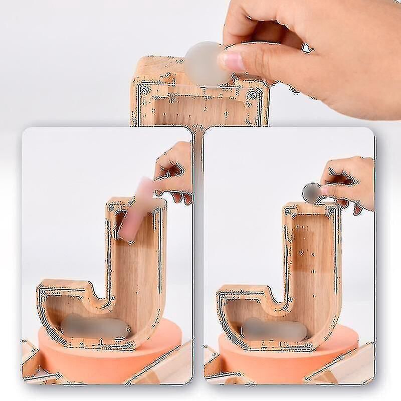 Sparschwein Aus Holz Mit Den Buchstaben Des Alphabets, Kindersparschwein