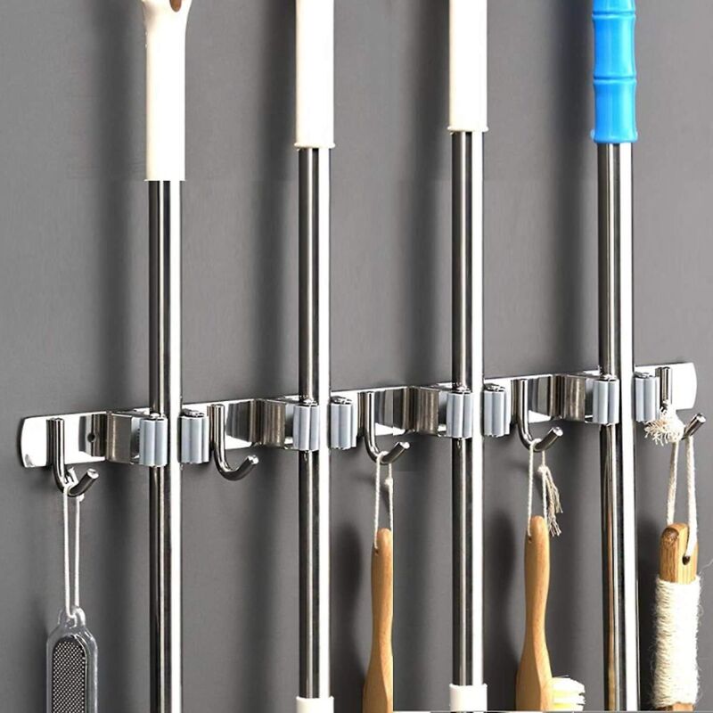 Praktischer Wandorganizer Zur Aufbewahrung Von Besen, Wischmopps Und Küchenutensilien Mit Haken Und Klemmen.