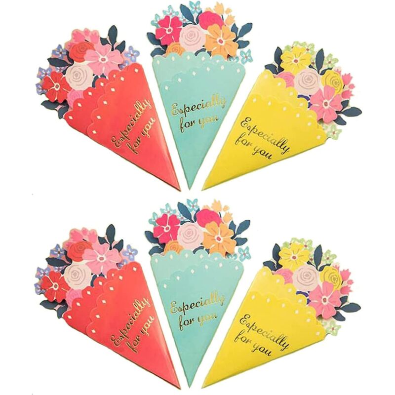 Set Mit Mini-grußkarten, Einem Blumenstrauß Und Kleinen Umschlägen